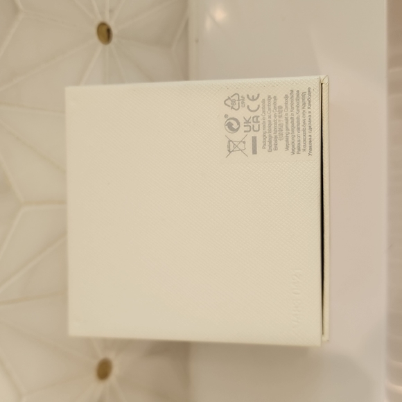 Michael Kors Jewelry Box - Picture 3 of 7